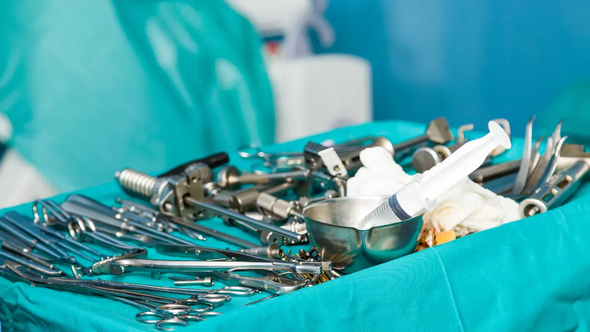O que é usado em procedimentos cirúrgicos? Veja os 5 instrumentos mais comuns