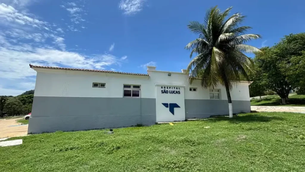 Mulher dá à luz em Fernando de Noronha, onde partos são proibidos
